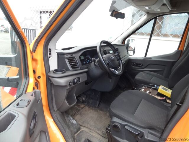 Pick-up van FORD Pritsche 350 L2 Doka mit Vorwahntafel