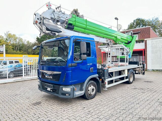 Truck-mounted crane van MAN 7.180 mit Böcker Dachdeckerkran bis 37 m 37-4000