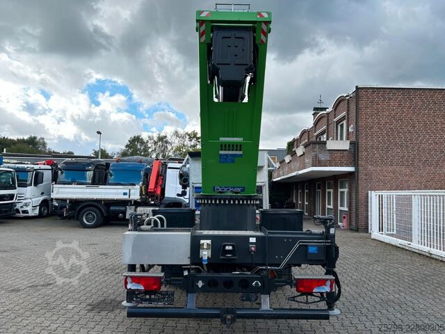 Truck-mounted crane van MAN 7.180 mit Böcker Dachdeckerkran bis 37 m 37-4000