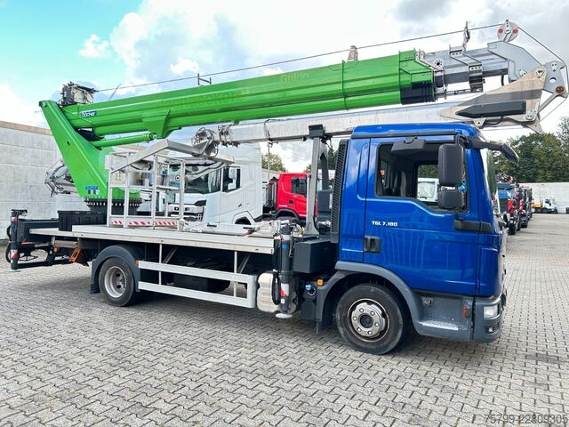 Truck-mounted crane van MAN 7.180 mit Böcker Dachdeckerkran bis 37 m 37-4000