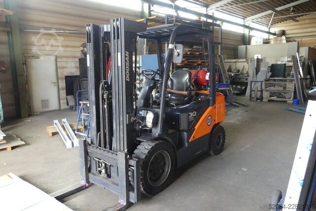 Doosan Gas-Gabelstapler - 3 to DOOSAN G30