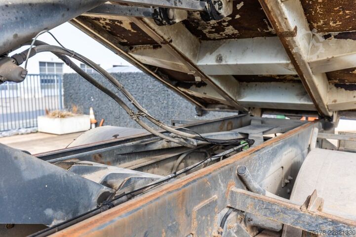 Kipper mit Kran RENAULT KERAX 270 DCI - PK 9501