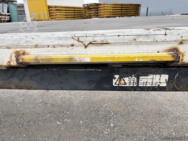 Wechselpritsche offen Krone Plattform 7,82m mit Steckrungen mittig