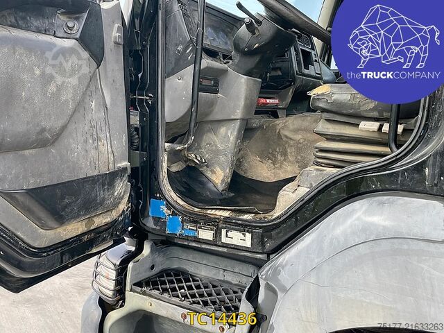 Container transportation Renault Kerax 370