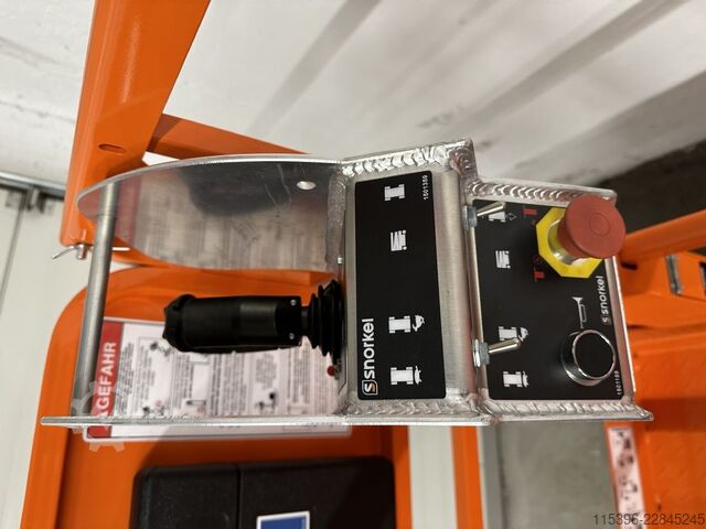 Scissor Lifts Snorkel S 3220 E - NEUGERÄT !!!