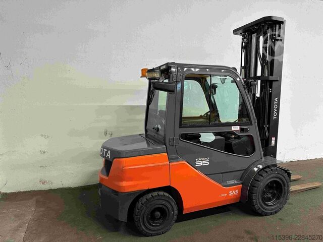 Dieselstapler Toyota 52-8FDJF35 - TRIPLEX - NEUWERTIG