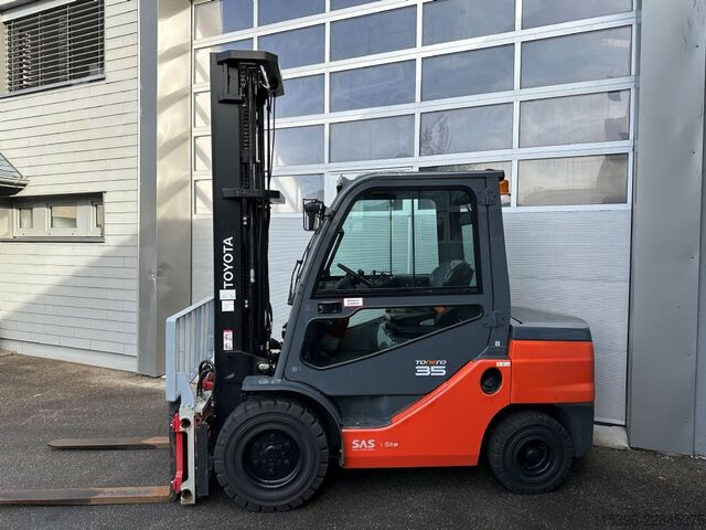 Dieselstapler Toyota 52-8FDJF35 - TRIPLEX - NEUWERTIG