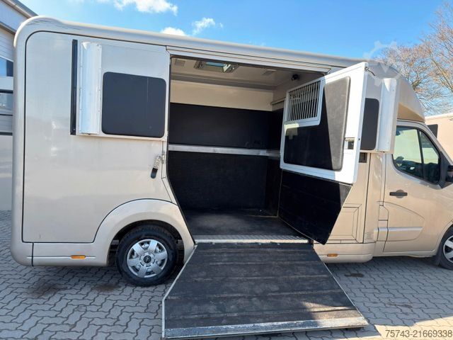 Viehtransporter RENAULT Master STX Haras  5 Sitzer