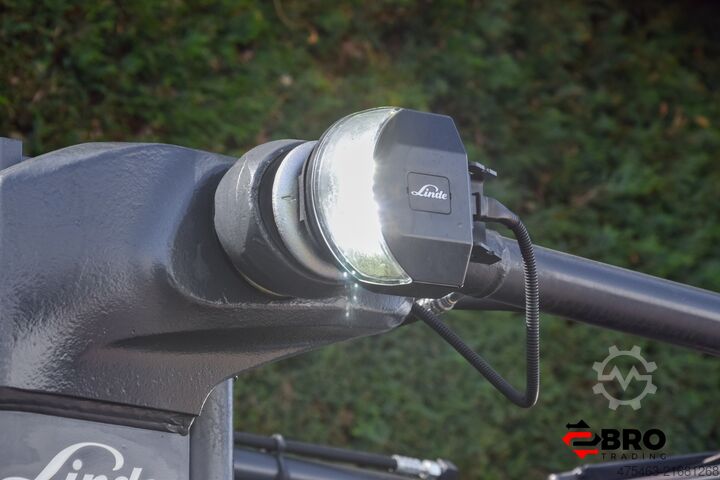 Gabelstapler Linde X30-01 Li ion 5 Hydr. valves