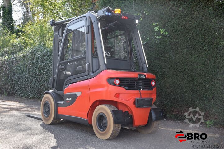 Gabelstapler Linde X30-01 Li ion 5 Hydr. valves