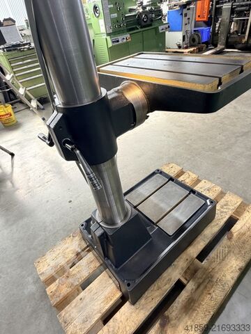 Säulenbohrmaschine SERRMAC R32