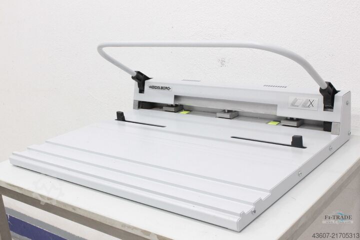 Palttenstanze / Plate Punch NELA SM 52