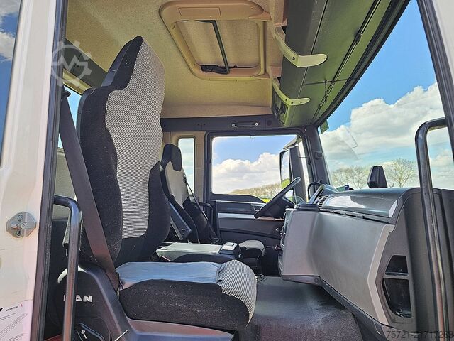 Standard-SZM MAN 18.430 TGS