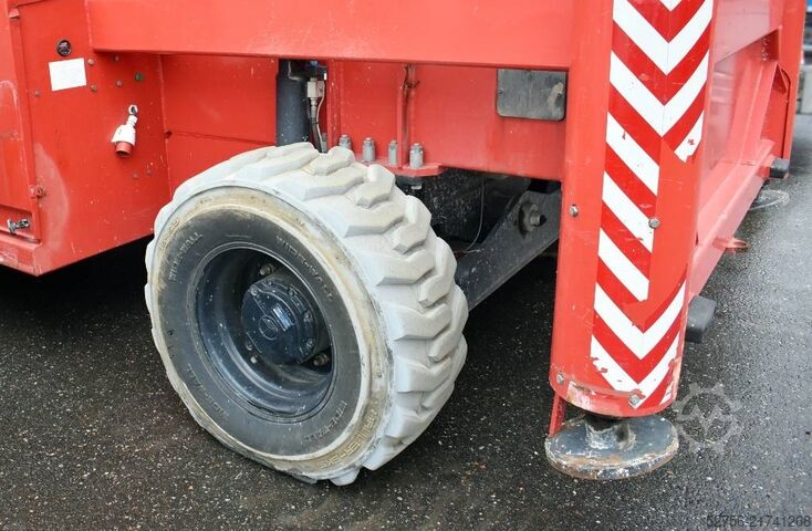 Scissor lift Holland Lift Combistar M-250HYL25 4WD/P/N