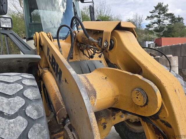 Wheel loader L556 - 13,187 h Liebherr L556-454 2plus2