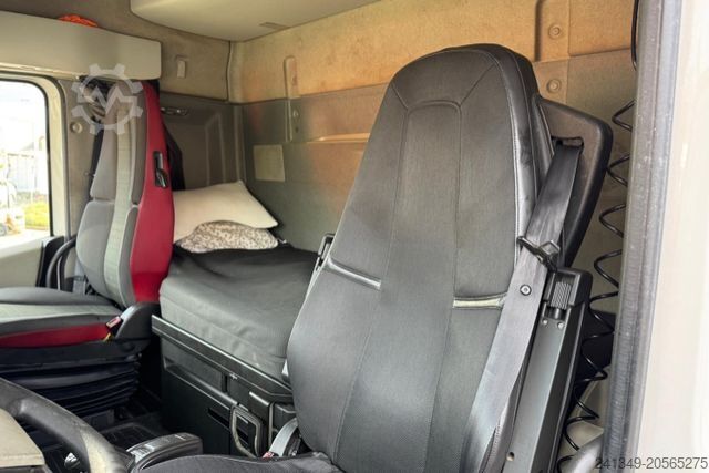 Swap body truck VOLVO FH-460 6x2 BDF