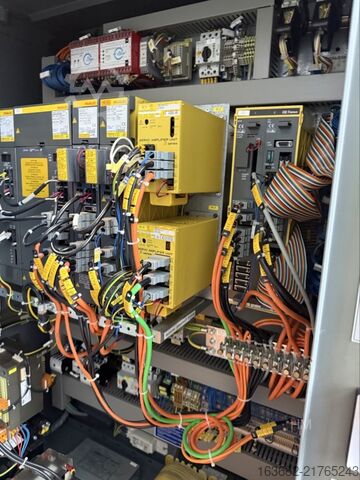 5-axis CNC machining center Chiron FZ08S, year `98, internal number 231520  