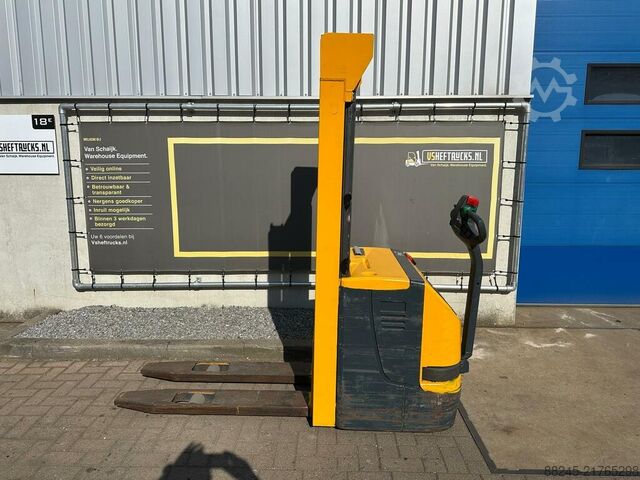 Jungheinrich VS-22845 electric stacker JUNGHEINRICH EJC14G