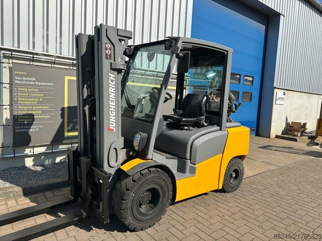 VS-22836 LPG Forklift Jungheinrich TFG 430 JUNGHEINRICH TFG 430