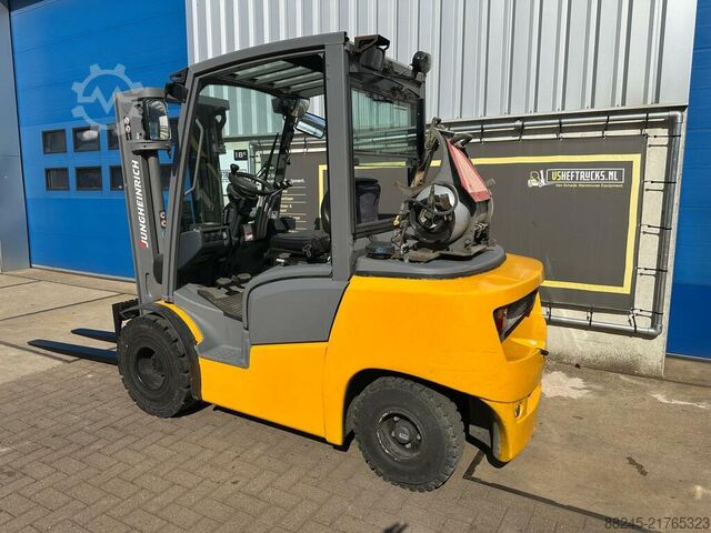 VS-22836 LPG Forklift Jungheinrich TFG 430 JUNGHEINRICH TFG 430