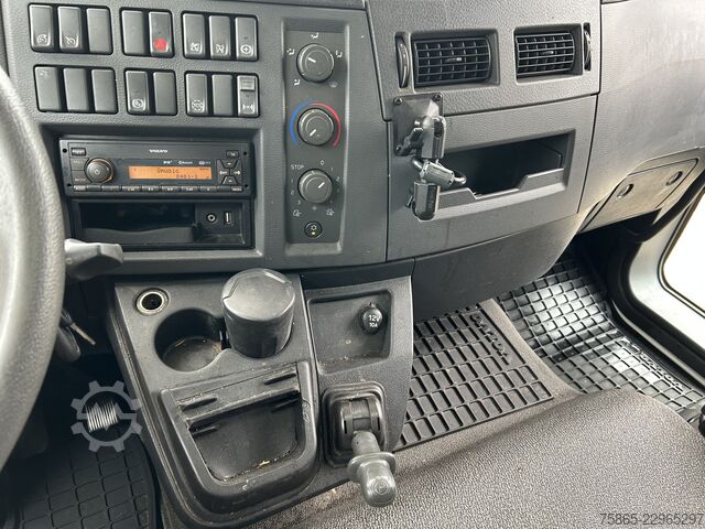 Box body Volvo FL 210 Euro 6 D / 12 Ton / 293 dkm / Box / Laad...