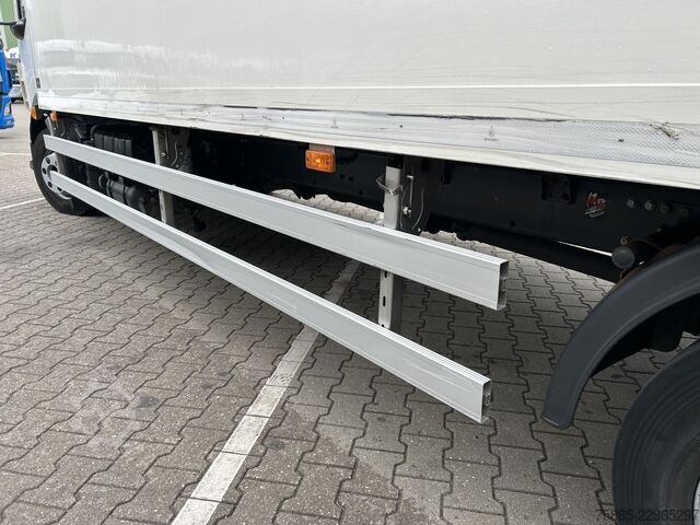 Box body Volvo FL 210 Euro 6 D / 12 Ton / 293 dkm / Box / Laad...