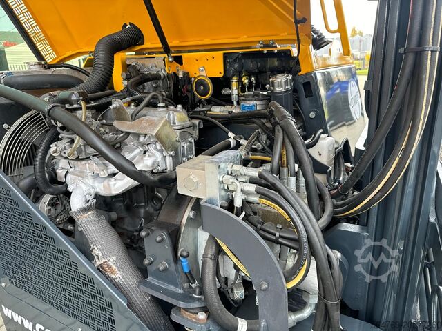 Vierwege-Gabelstapler Combilift CB3000// LPG // 2017 year /Toyota engine