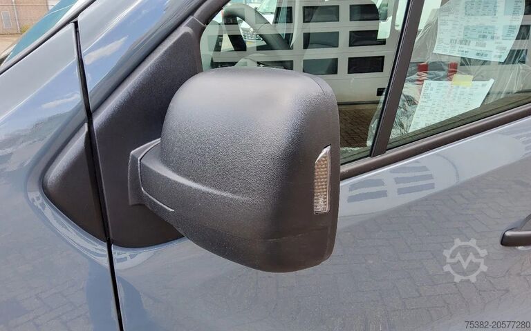 Van double cab Renault Trafic 170.30 DUBBELE CABINE L2H1 AUTOMAAT - 2x...