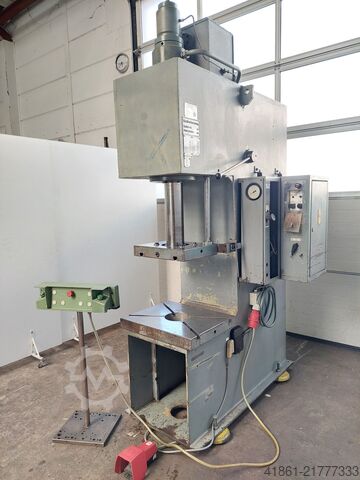 Hydraulic single column press ZEULENRODA PYE 25 SS