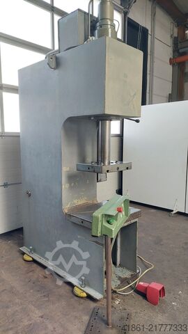 Hydraulic single column press ZEULENRODA PYE 25 SS
