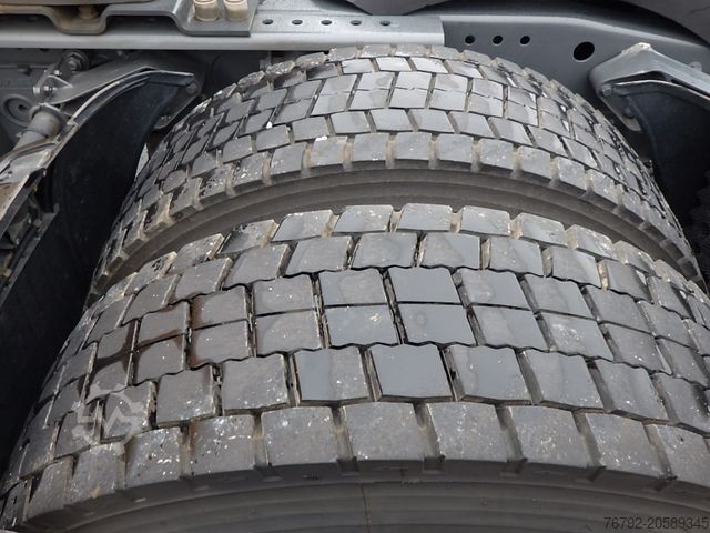 Standard tractor unit DAF XG+ 530 Skylight/Intarder/Hydr./PTO/Alcoa/257tkm