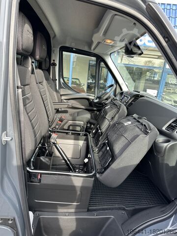 Transporter with crew cab IVECO Daily 35S18 L5H3 Hi-Matic/Doka /Mixto