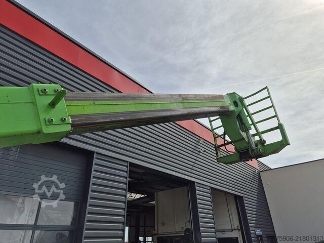 Teleskoparmstapler Merlo P27.7 EVN