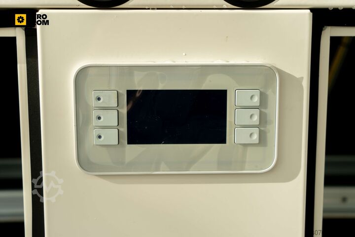 Chiller New Aircooled chiller CLIVET WSAT XEM 120.4 330.4 KW. 2025 yom