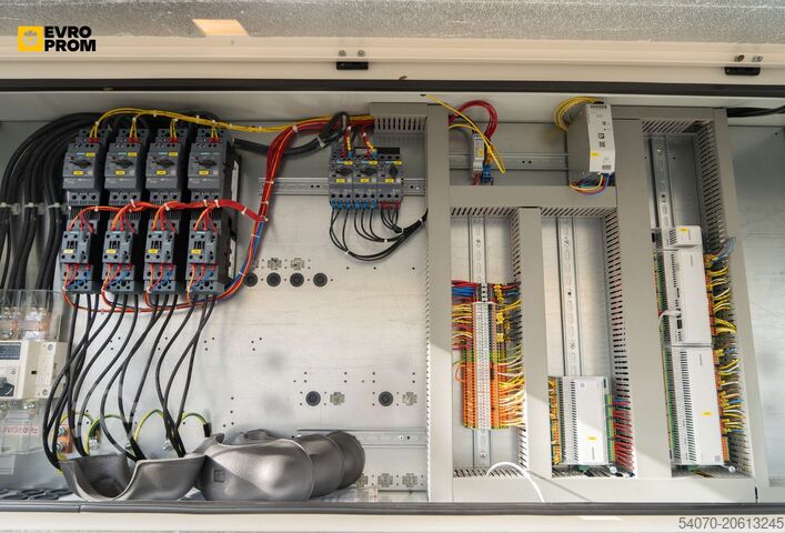 Chiller New Aircooled chiller CLIVET WSAT XEM 120.4 330.4 KW. 2025 yom