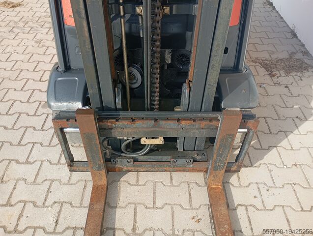 4-Rad-Gabelstapler Linde H 16 Diesel Triplex