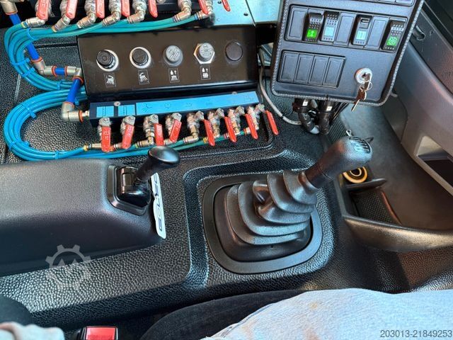 Road sweeper MERCEDES-BENZ Atego 1324 Kehrmaschine FAUN VIAJET 6R/LH