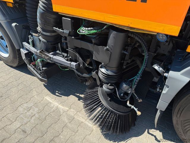 Road sweeper MERCEDES-BENZ Atego 1324 Kehrmaschine FAUN VIAJET 6R/LH
