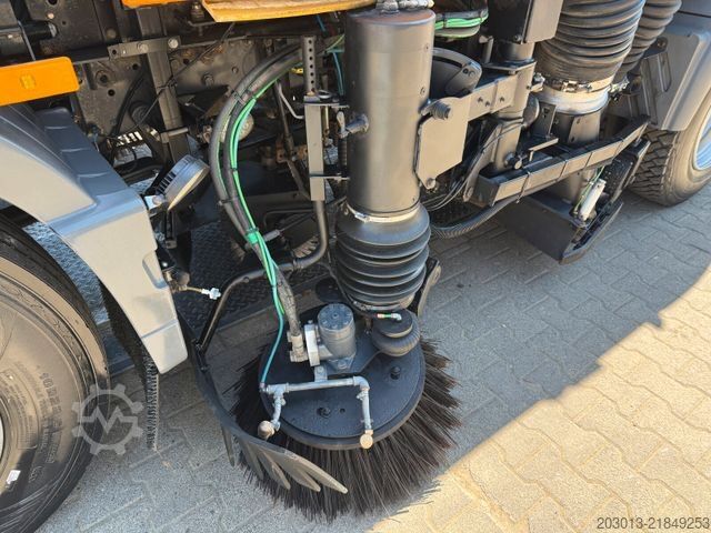Road sweeper MERCEDES-BENZ Atego 1324 Kehrmaschine FAUN VIAJET 6R/LH