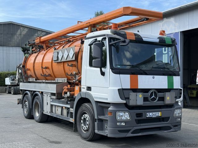 Vacuum tank truck MERCEDES-BENZ 2643 6x2 Kanalreiniger Kombi MÜLLER