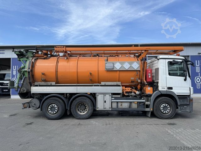 Vacuum tank truck MERCEDES-BENZ 2643 6x2 Kanalreiniger Kombi MÜLLER