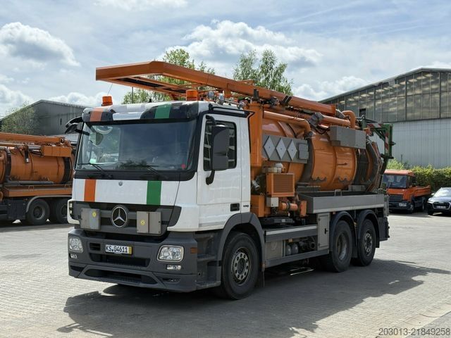 Vacuum tank truck MERCEDES-BENZ 2643 6x2 Kanalreiniger Kombi MÜLLER