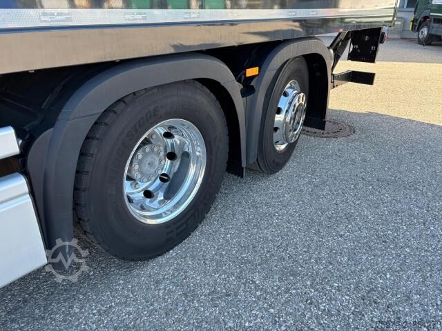 Box truck eActros 400 L