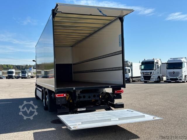 Box truck  eActros 400 L