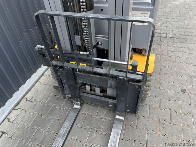 Electric 3-wheel forklift Jungheinrich EFG115