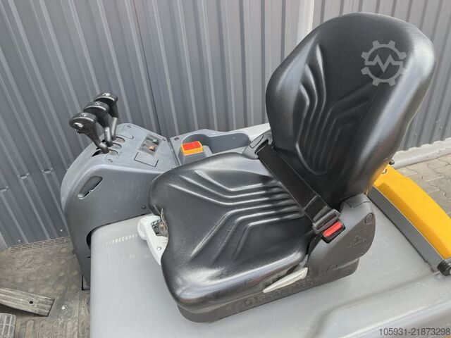 Electric 3-wheel forklift Jungheinrich EFG115