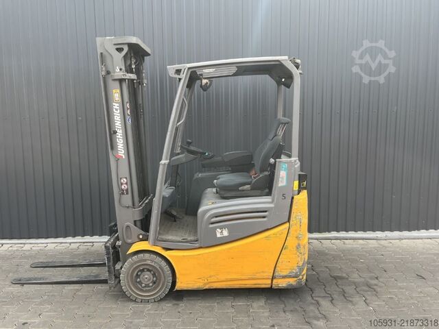 Electric 3-wheel forklift Jungheinrich EFG213