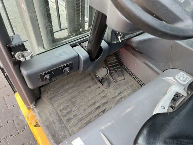 Electric 3-wheel forklift Jungheinrich EFG216k