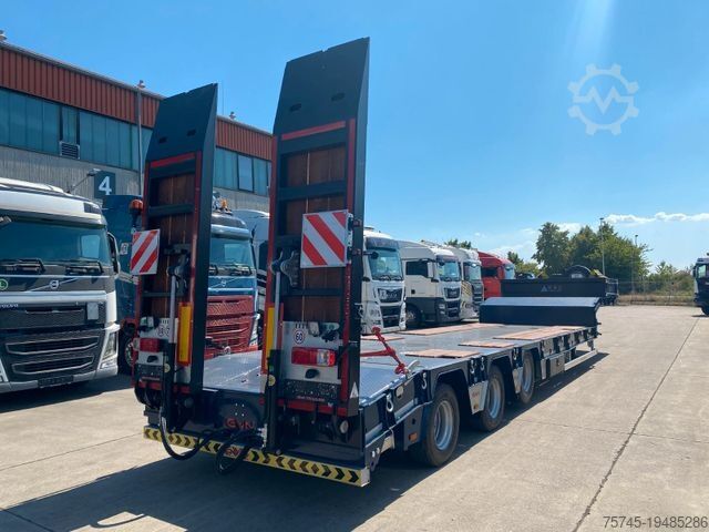 Low loader semitrailer  GVN 3GVN29 * ÜBERBREITE TAFEL*KOC*LIFT*P