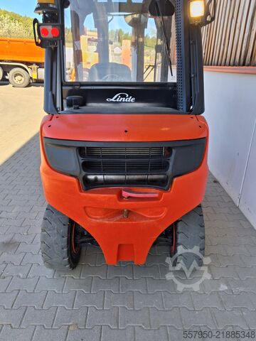 Forklift Linde H 25 Diesel Triplex Zinkenverstellgerät